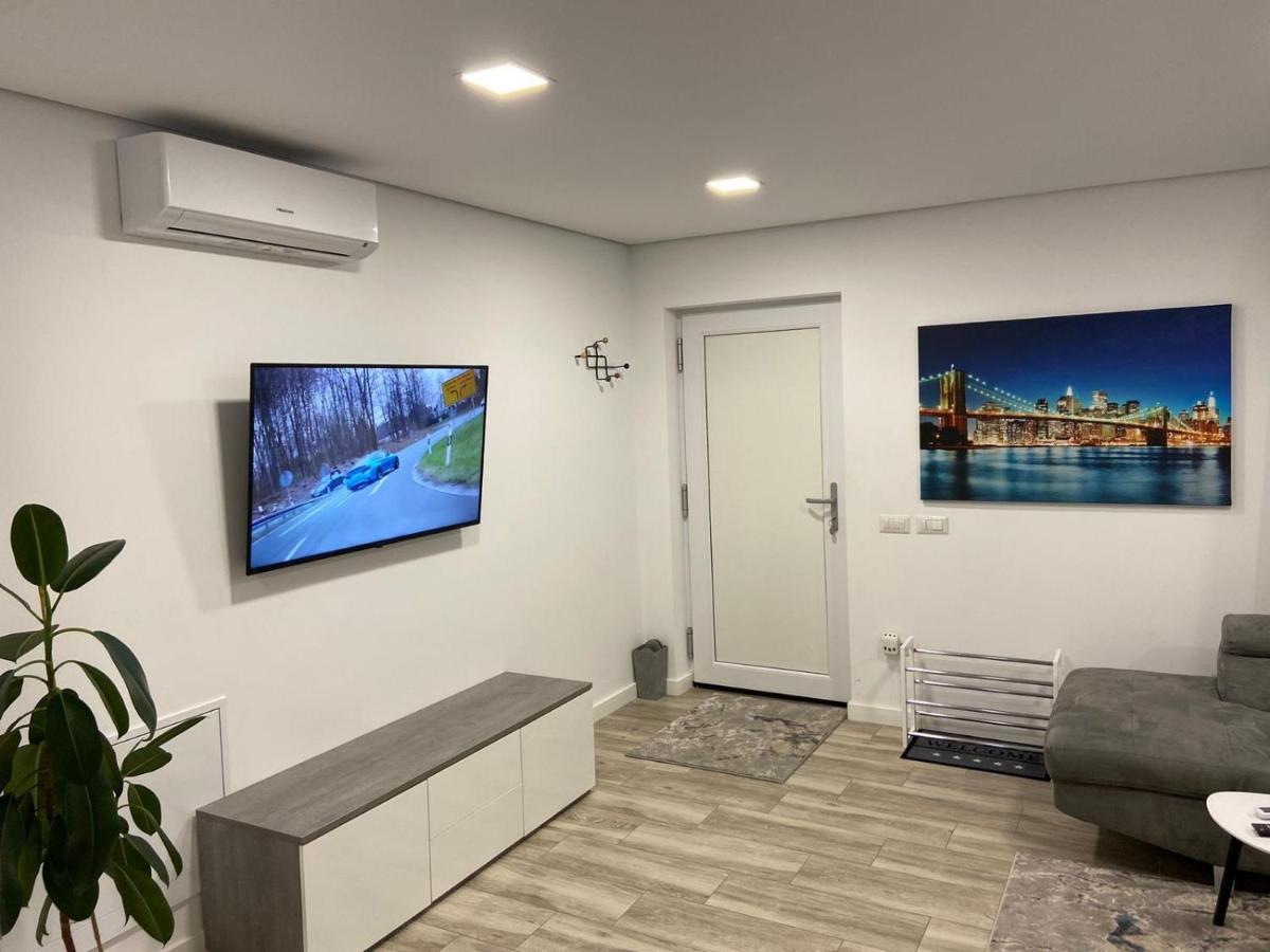 Lora Studio Apartment Suceava Luaran gambar