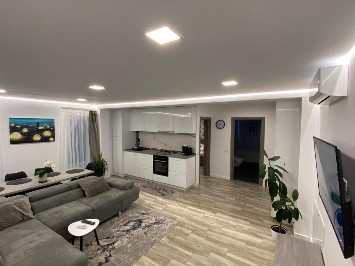 Lora Studio Apartment Suceava Luaran gambar
