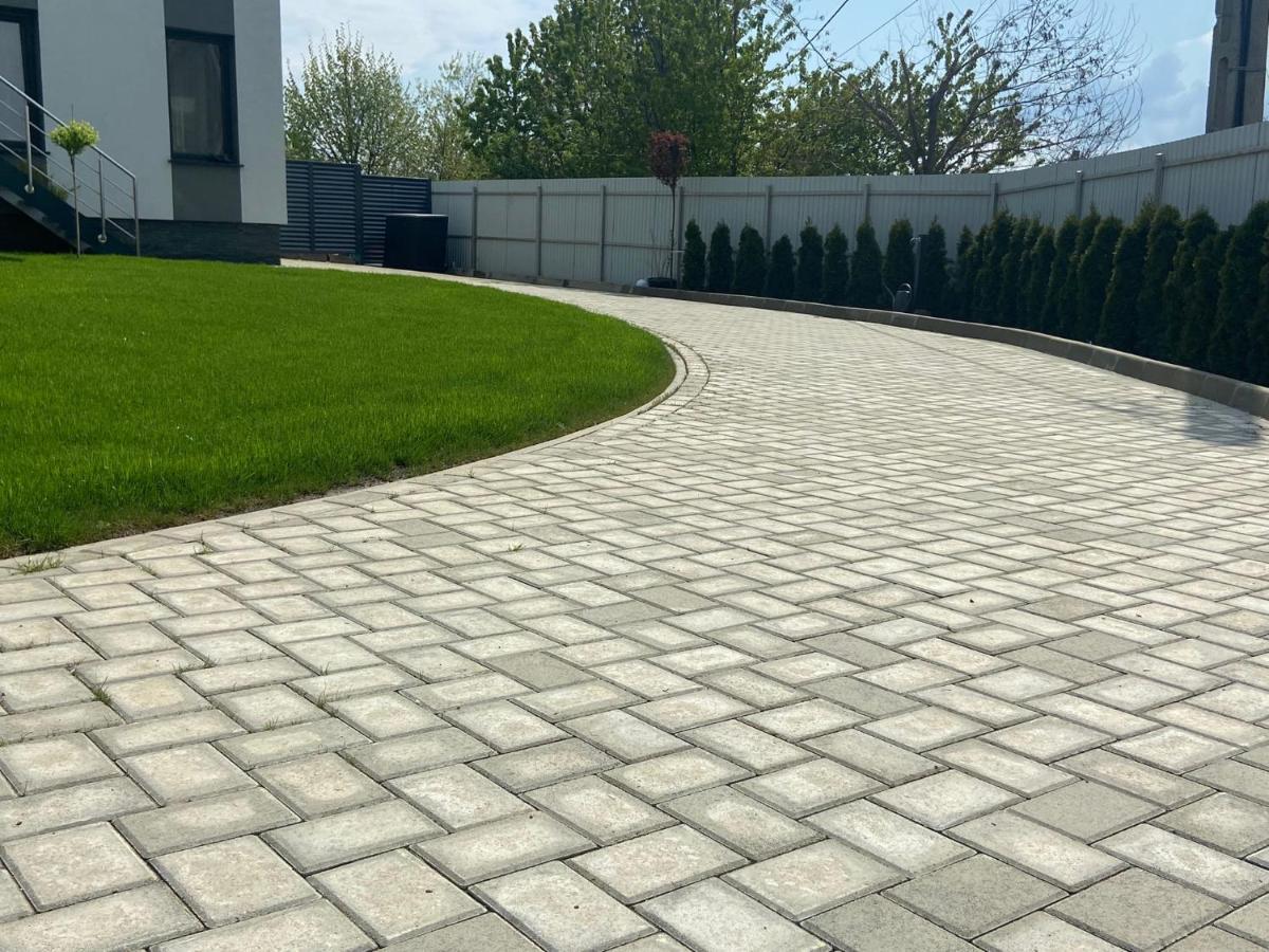 Lora Studio Apartment Suceava Luaran gambar