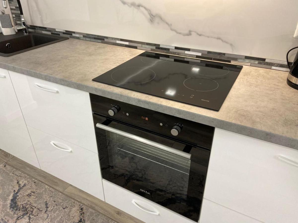 Lora Studio Apartment Suceava Luaran gambar