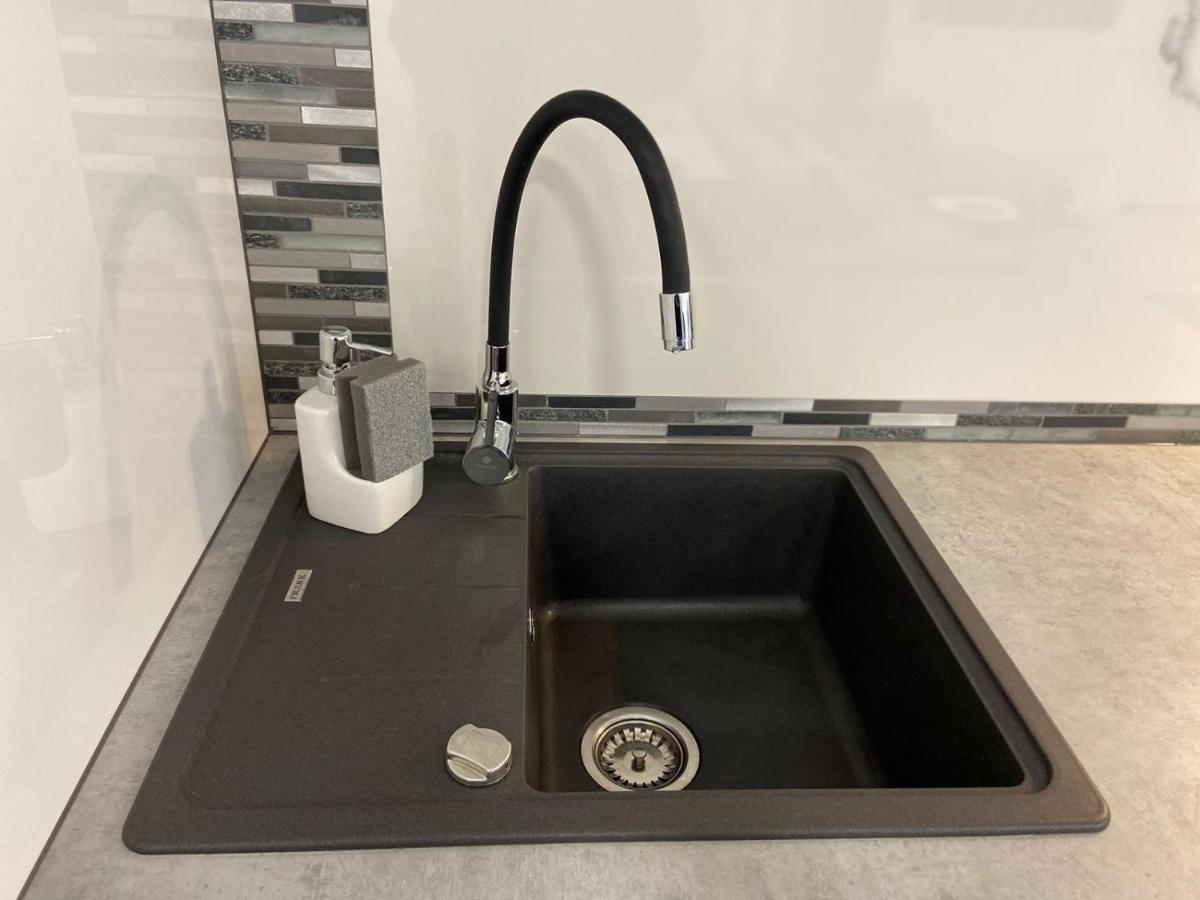 Lora Studio Apartment Suceava Luaran gambar