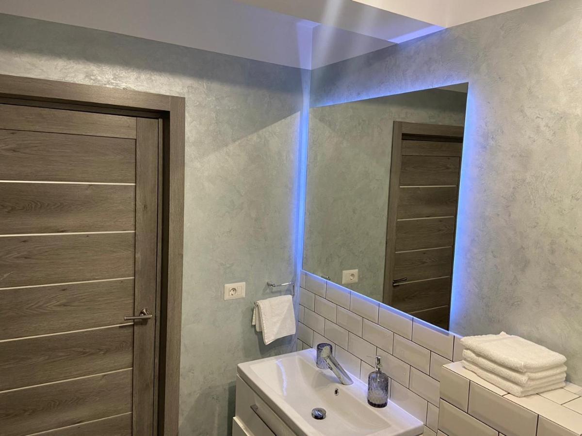 Lora Studio Apartment Suceava Luaran gambar